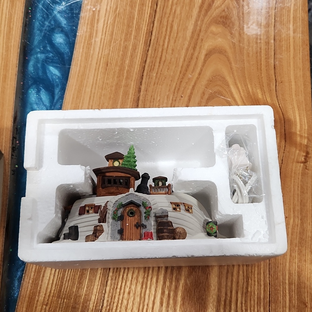 Department56 Dickens Village Series "Peggotty's Seaside Cottage"